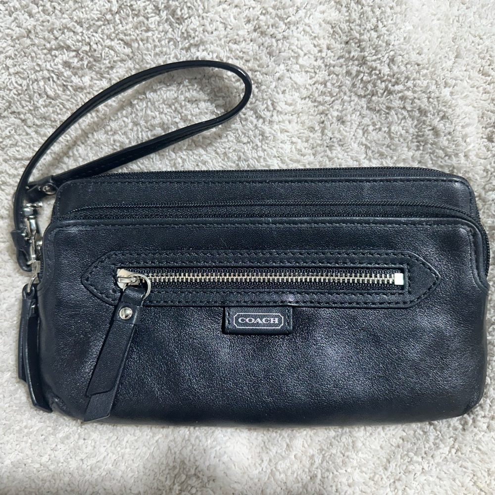EUC Coach Daisy Spectator Double Zip Wristlet/Wallet